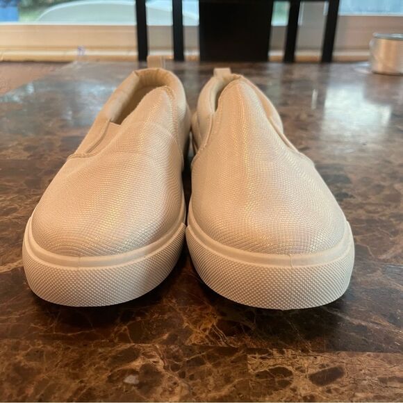 Ardene Women's MAT+ Comfort Cream Slide On Shoes Size 10 - Picture 4 of 13